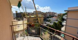 TRILOCALE CON DOPPIO BALCONE E POSTO AUTO –  VIA DANTE – 200 M DAL MARE – BORGHETTO SANTO SPIRITO