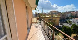 TRILOCALE CON DOPPIO BALCONE E POSTO AUTO –  VIA DANTE – 200 M DAL MARE – BORGHETTO SANTO SPIRITO