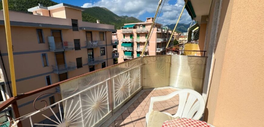 TRILOCALE CON DOPPIO BALCONE E POSTO AUTO –  VIA DANTE – 200 M DAL MARE – BORGHETTO SANTO SPIRITO