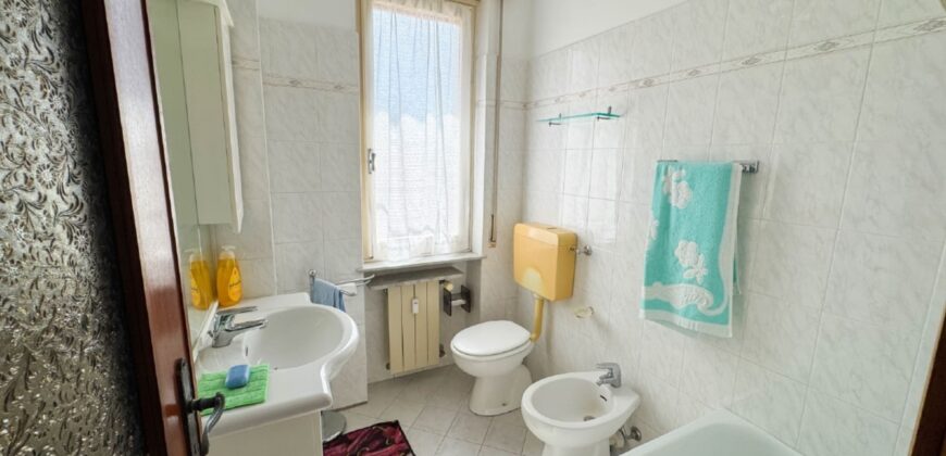 TRILOCALE CON DOPPIO BALCONE E POSTO AUTO –  VIA DANTE – 200 M DAL MARE – BORGHETTO SANTO SPIRITO