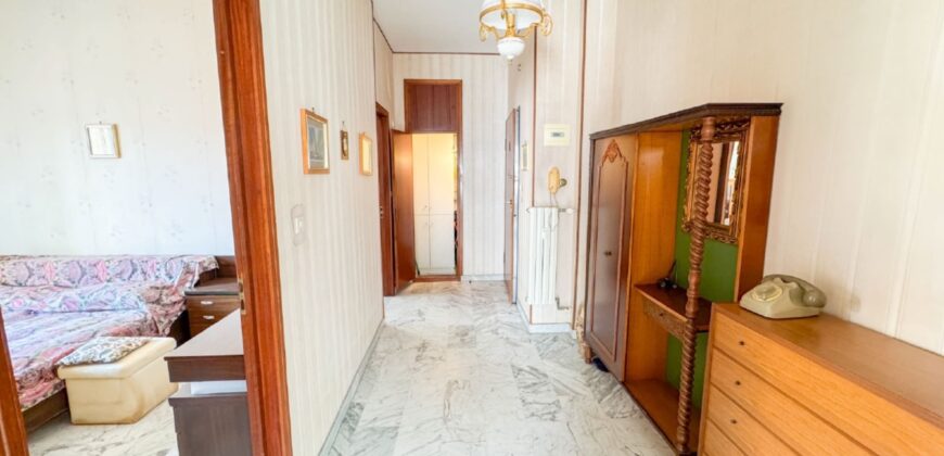 TRILOCALE CON DOPPIO BALCONE E POSTO AUTO –  VIA DANTE – 200 M DAL MARE – BORGHETTO SANTO SPIRITO