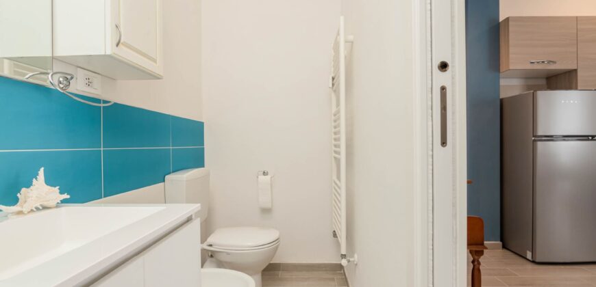BILOCALE CON DOPPIO BALCONE E CANTINA –  VIA VERDI – 350 M DAL MARE – BORGHETTO SANTO SPIRITO